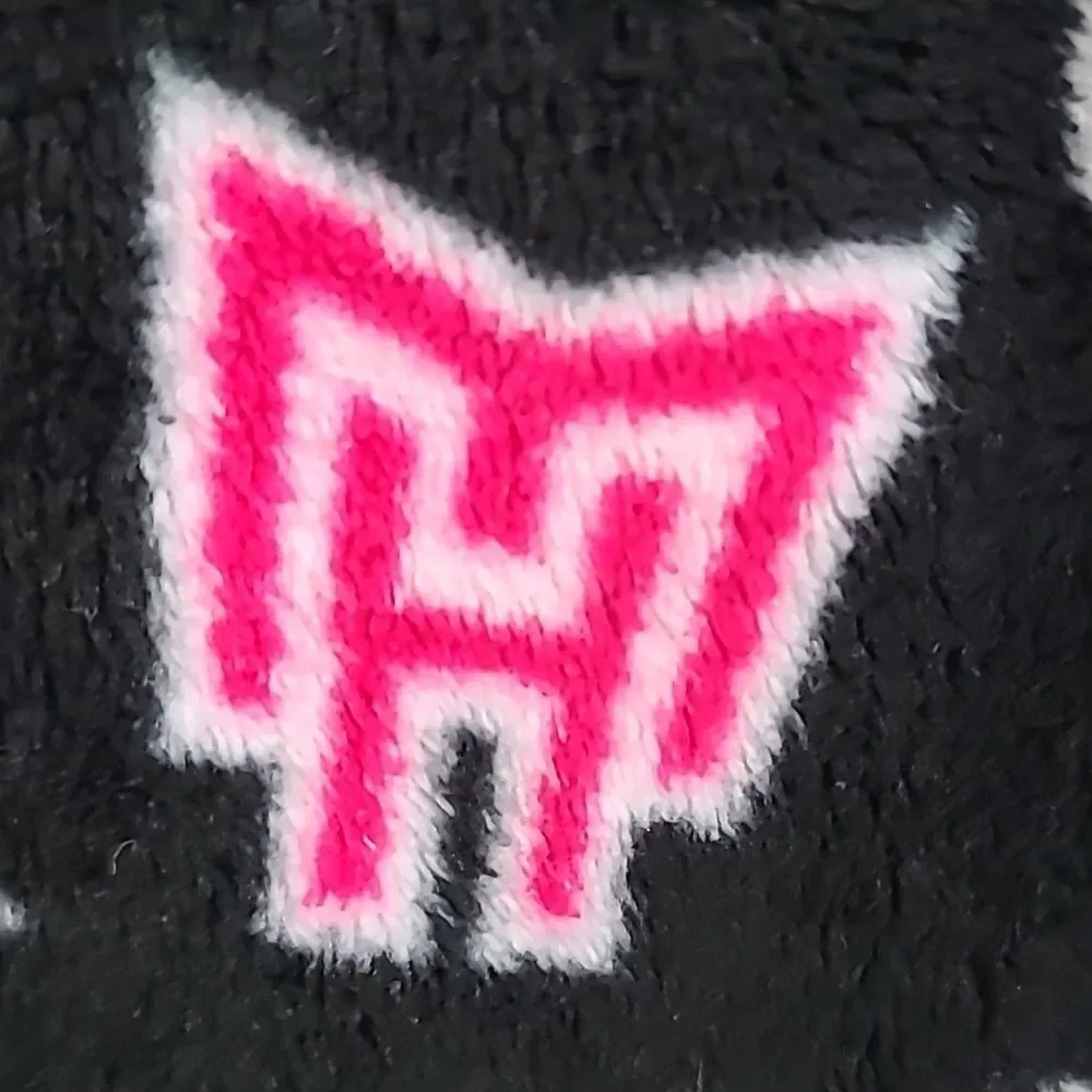 Monster High Girls MH Bathrobe Faux Fur Black/Pink Plush Fleece Robe Skull Bow